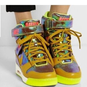 Nike Women’s Air Revolution Sky Prem QS High World Cup Gold Trophy Pk 2014 Sz 8